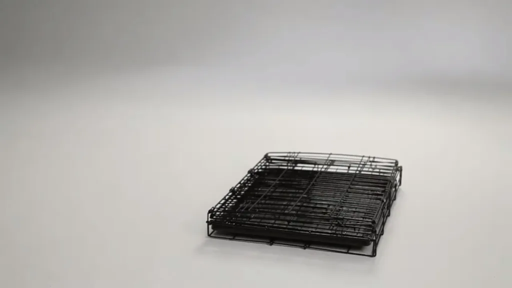 how to collapse a dog kennel