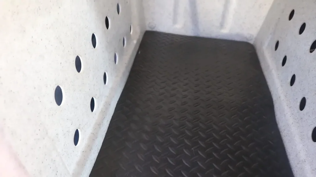 Floor protection mat for a dog crate